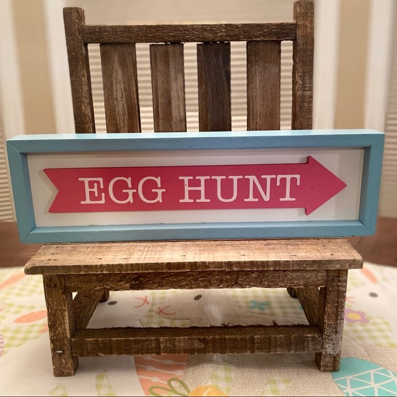 Easter Egg Hunt Sign, Blue & Pink Arrow Egg Hunt Decor Sign, Tabletop or Wall - Picture 1 of 12